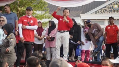 Jalan Santai Meriahkan HUT ke-81 RI, Gubernur Al Haris Serukan Semangat Kebangsaan