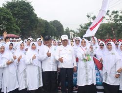 Wagub Sani Lepas Pawai Pembangunan HUT RI ke-81, Semangat Kemerdekaan Menggema di Kota Jambi