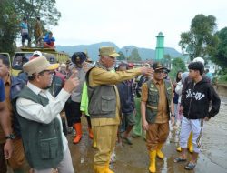 Tinjau Langsung Penanganan Banjir Bandang di Solok, Mahyeldi Fokus Percepatan Penanganan dan Pendataan