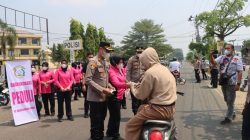 Polres Bungo Bagikan Seribu Masker di Tengah Ancaman Kabut Asap