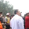 Wagub Sani Dampingi Wamen LH Tinjau Penanganan Karhutla di Desa Parit Culum Tanjab Timur