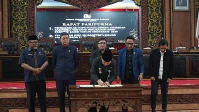Al Haris Hadiri Paripurna DPRD Jambi, Ranperda Perubahan APBD 2026 Disepakati